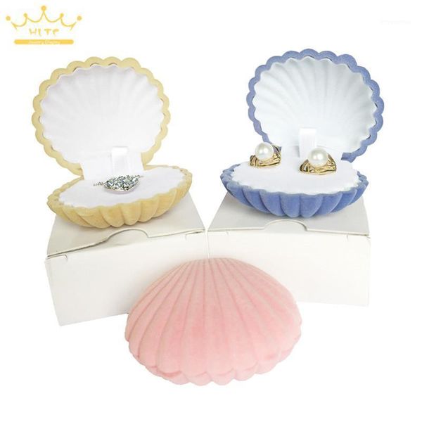 wholesale shell shape lovely velvet wedding engagement ring box for earrings necklace chain jewelry display gift box 50pcs/lot1, Pink;blue
wholesale shell shape lovely velvet wedding engagement ring box for earrings necklace chain jewelry display gift box 50pcs/lot1, Pink;blue
