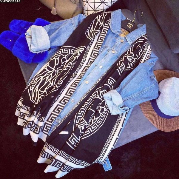 c3dp new fashion bird double neck twill silk scarf women neckerchief skinny scarf bag ribbons female print head tie scarves wraps, Black;white
c3dp new fashion bird double neck twill silk scarf women neckerchief skinny scarf bag ribbons female print head tie scarves wraps, Black;white