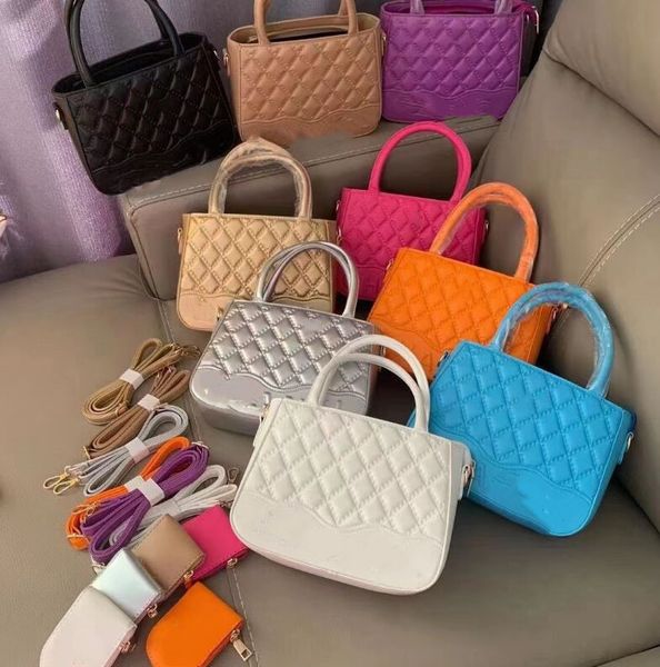 ladies chain single shoulder handbag cross-body bag portable small square bags women purse factory supply, Black
ladies chain single shoulder handbag cross-body bag portable small square bags women purse factory supply, Black
