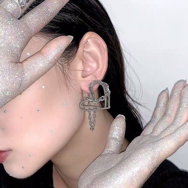 2021 new punk harajuku goth double layer metal chain geometric love heart pendant earrings for women egirl party jewelry, Silver
2021 new punk harajuku goth double layer metal chain geometric love heart pendant earrings for women egirl party jewelry, Silver