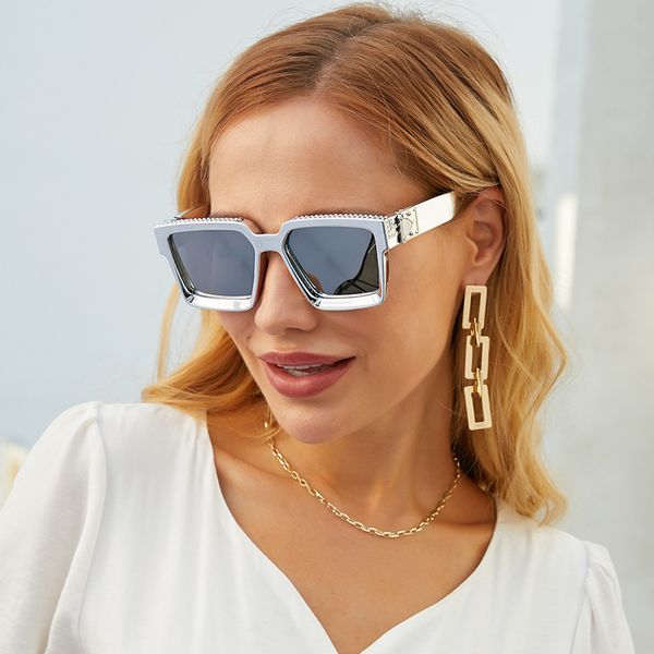 women sunglasses luxury brand designer chain designed frames with rimless lens uv400 female shades, White;black
women sunglasses luxury brand designer chain designed frames with rimless lens uv400 female shades, White;black