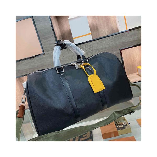 2021 travel bag men's handbag large-capacity fashion business short-distance fitness boarding luggage tide
2021 travel bag men's handbag large-capacity fashion business short-distance fitness boarding luggage tide