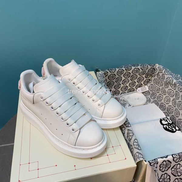 dress shoes fashionable and comfortable thick soled small white shoes for female lovers breathable summer flat bottom casual bee board, Black
dress shoes fashionable and comfortable thick soled small white shoes for female lovers breathable summer flat bottom casual bee board, Black