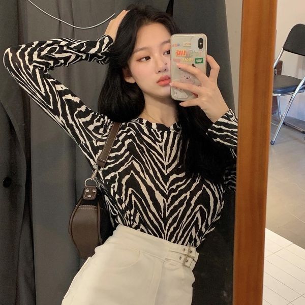 2020 autumn new korean round neck leopard print long sleeve t-shirt for women's fashion
2020 autumn new korean round neck leopard print long sleeve t-shirt for women's fashion