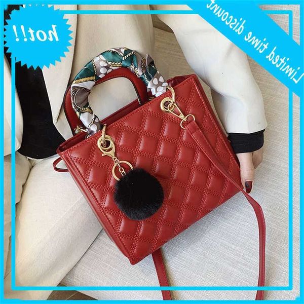 newi brand designer ladies handbag small ribbon hair ball shoulder bags for women 2020 tote bag pu leather female messenger b k089
newi brand designer ladies handbag small ribbon hair ball shoulder bags for women 2020 tote bag pu leather female messenger b k089