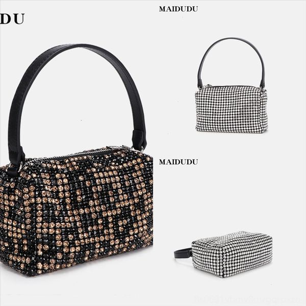 b9htb fashion shoulder handbag bag ladies classic dener embroidery 5a qlity luxury canvas handbag pattern camera bag trendy brand
b9htb fashion shoulder handbag bag ladies classic dener embroidery 5a qlity luxury canvas handbag pattern camera bag trendy brand