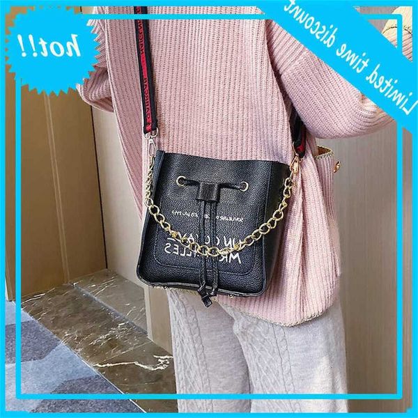 bucket autumn and winter small new 2019 fashion broadband messenger women's versatile shoulder bag
bucket autumn and winter small new 2019 fashion broadband messenger women's versatile shoulder bag