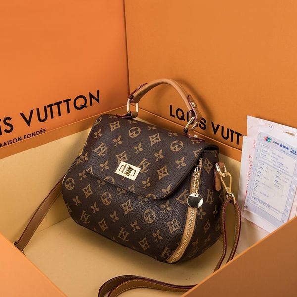 printed pattern crossbody bag for women 2020 new trendy all-match messenger bag ladies genuine leather single shoulder handbag
printed pattern crossbody bag for women 2020 new trendy all-match messenger bag ladies genuine leather single shoulder handbag