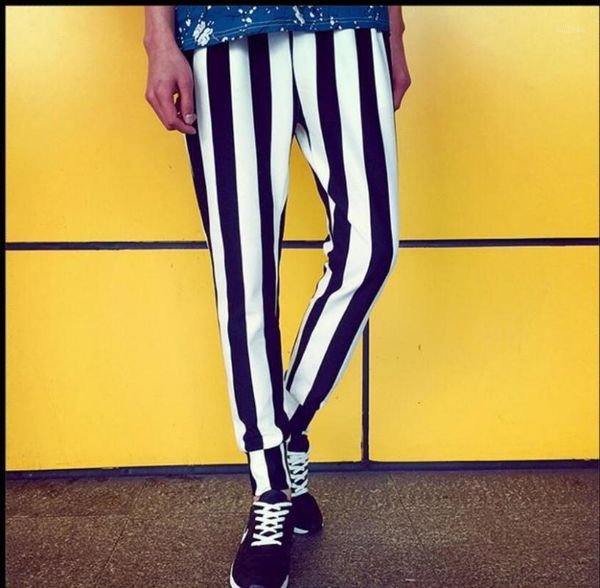 2020 men's spring and summer new black and white stripe slim trousers push-up casual pants hairstylist nightclub singer costumes1
2020 men's spring and summer new black and white stripe slim trousers push-up casual pants hairstylist nightclub singer costumes1