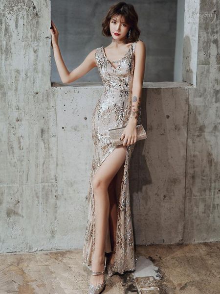 casual dresses sleeveless sequins slim long marriage gown woman party dress v-neck floor-length evening cheongsam wedding banquet qipao vest, Black;gray
casual dresses sleeveless sequins slim long marriage gown woman party dress v-neck floor-length evening cheongsam wedding banquet qipao vest, Black;gray