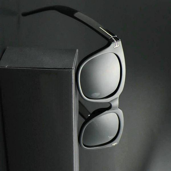qualtiy new fashion 211 tom sunglasses for man woman erika eyewear ford designer brand sun glasses girls love sunglasses 0699, White;black
qualtiy new fashion 211 tom sunglasses for man woman erika eyewear ford designer brand sun glasses girls love sunglasses 0699, White;black