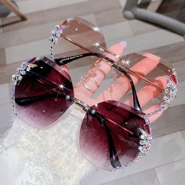 fashion brand design vintage rimless rhinestone sunglasses women men retro cutting lens gradient sun glasses female 6 colors, White;black 
fashion brand design vintage rimless rhinestone sunglasses women men retro cutting lens gradient sun glasses female 6 colors, White;black