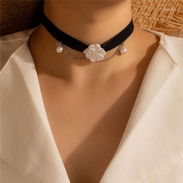 huatang punk flower choker necklace for women goth cosplay bondage chains pearl charming necklace female party collares jewelry1, Golden;silver
huatang punk flower choker necklace for women goth cosplay bondage chains pearl charming necklace female party collares jewelry1, Golden;silver