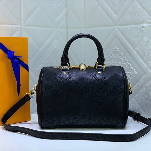 ladies handbag luxury designer woman tote shoulder bags big letter printing high-end leather crossbody classic fashion leisure travel bag pu
ladies handbag luxury designer woman tote shoulder bags big letter printing high-end leather crossbody classic fashion leisure travel bag pu