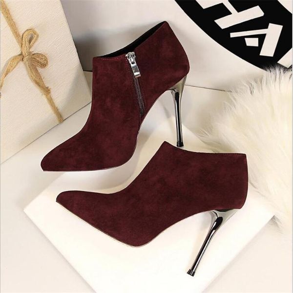2020 autumn pointed toe metal heel fashion ladies ankle boots high heels shoes women solid flock side zipper concise short boots, Black
2020 autumn pointed toe metal heel fashion ladies ankle boots high heels shoes women solid flock side zipper concise short boots, Black