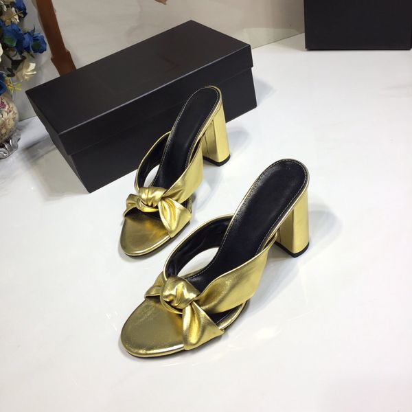 2020 new fashionable high-heeled sandals and slippers for women to wear comfortable leather casual large-size sandals high heel 9cm, Black 
2020 new fashionable high-heeled sandals and slippers for women to wear comfortable leather casual large-size sandals high heel 9cm, Black