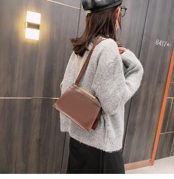 марка дизайнера кожа pu женщин сумка моды простые сумки малые площади crossbody сумка
марка дизайнера кожа pu женщин сумка моды простые сумки малые площади crossbody сумка
