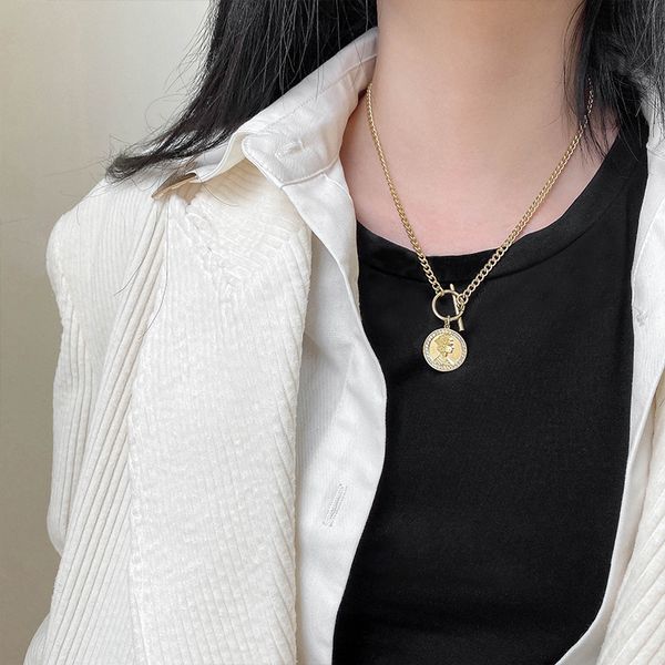 metal buckle head coin necklace feminine style clavicle simple design neck chain fashion, Silver
metal buckle head coin necklace feminine style clavicle simple design neck chain fashion, Silver
