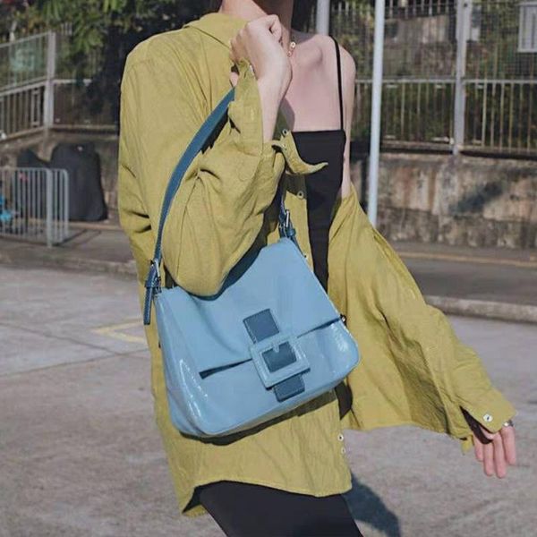 luxury leather shoulder bags designer buckle vintage women crocodile pattern brown handbags brand large classic crossbody bags
luxury leather shoulder bags designer buckle vintage women crocodile pattern brown handbags brand large classic crossbody bags