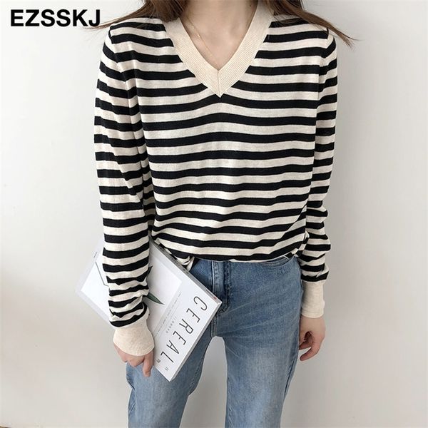 casual v-neck oversize spring autumn thin striped sweater women soft loose chic sweater pullovers girl knit jumper lj201124, White;black
casual v-neck oversize spring autumn thin striped sweater women soft loose chic sweater pullovers girl knit jumper lj201124, White;black
