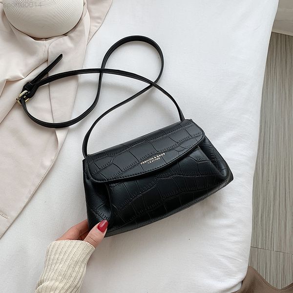 2020 new messenger fashion shoulder lady pure color pu luxury designer female bag wallet, Red;black
2020 new messenger fashion shoulder lady pure color pu luxury designer female bag wallet, Red;black