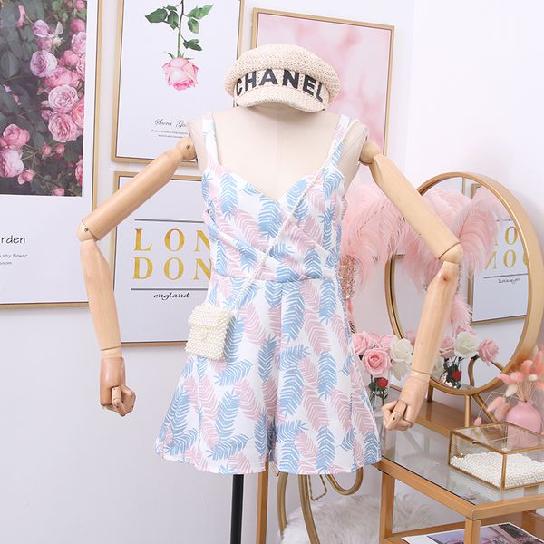 2021 new spring and summer new seaside vacation retro leaf print open back strap waist jumpsuit wide legs 7zxb, Black;white
2021 new spring and summer new seaside vacation retro leaf print open back strap waist jumpsuit wide legs 7zxb, Black;white