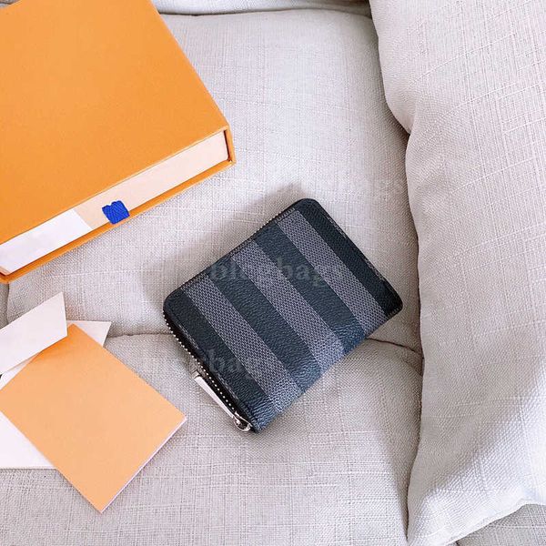 famous men women wallets luxury designer coin pocket interior slot coin purse letter print leather wallet with checkered, Red;black 
famous men women wallets luxury designer coin pocket interior slot coin purse letter print leather wallet with checkered, Red;black