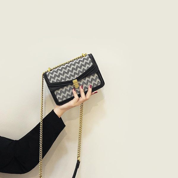 embroidery flap bag for women 2021 new fashion single shoulder crossbody bag on chain ladies fashionable purses and handbags sac
embroidery flap bag for women 2021 new fashion single shoulder crossbody bag on chain ladies fashionable purses and handbags sac
