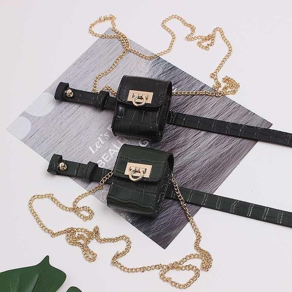 2020 gold hasp mini pu waist packs vintage alligator pattern faux leather waist belts with bag women metal chain messenger bag1
2020 gold hasp mini pu waist packs vintage alligator pattern faux leather waist belts with bag women metal chain messenger bag1