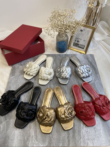 2022 women ladies genuine real leather flat heels sandals summer flip-flops slipper slip-on wedding dress gladiator shoes 3d flower fashion, Black
2022 women ladies genuine real leather flat heels sandals summer flip-flops slipper slip-on wedding dress gladiator shoes 3d flower fashion, Black