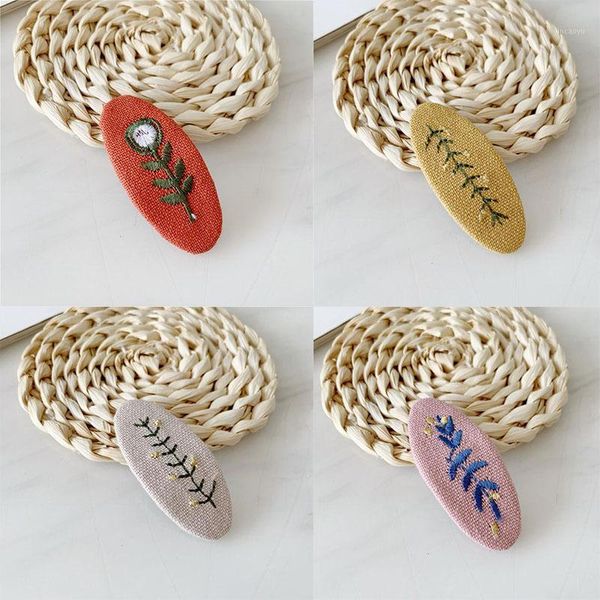 1 pcs new korean simple beautiful plaid flowers embroidery bb clip fashion sweet girl children's hairpins hair accessories1, Slivery;white 
1 pcs new korean simple beautiful plaid flowers embroidery bb clip fashion sweet girl children's hairpins hair accessories1, Slivery;white