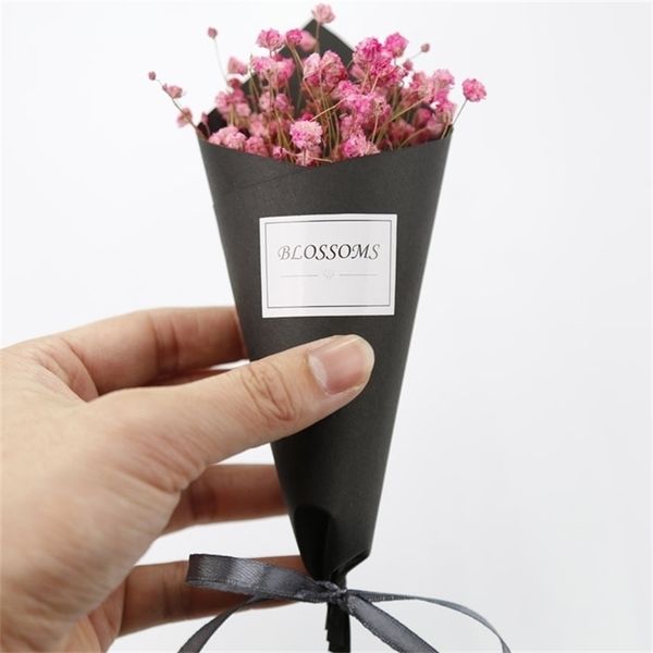 small fresh starry handmade dried flowers gifts shooting props christmas holiday gift bouquet with hands ceremony
small fresh starry handmade dried flowers gifts shooting props christmas holiday gift bouquet with hands ceremony