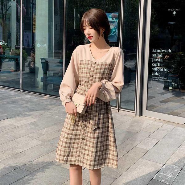scene shooting video autumn new tartan dress female splicing joker show thin v-neck fashion leisure1, Black;gray
scene shooting video autumn new tartan dress female splicing joker show thin v-neck fashion leisure1, Black;gray