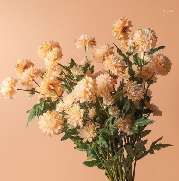 imitation daisy single artificial flower bouquet decorative flower living room decoration indoor dining table home decoration1
imitation daisy single artificial flower bouquet decorative flower living room decoration indoor dining table home decoration1