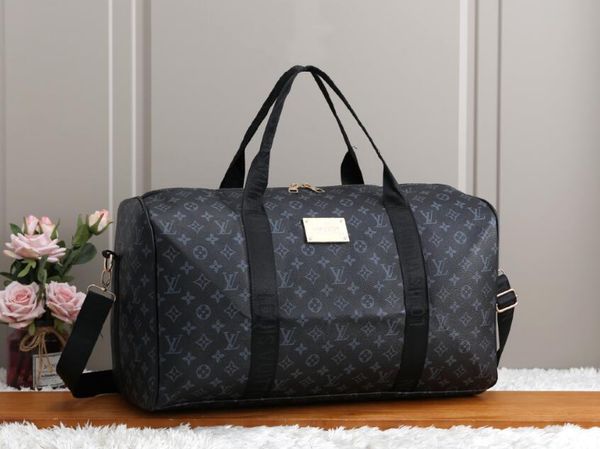 ready stock 4-color men's and women's handbags classic fashion one-shoulder messenger bag large-capacity leather travel bag, Black;red
ready stock 4-color men's and women's handbags classic fashion one-shoulder messenger bag large-capacity leather travel bag, Black;red