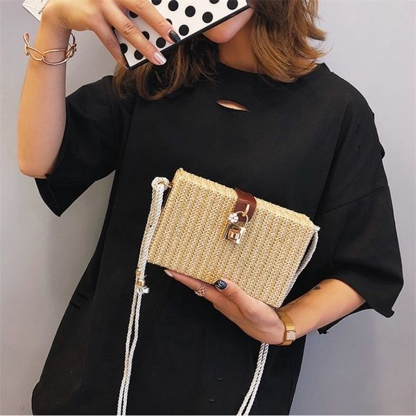 handmade straw shoulder bag summer women's woven rattan vintage beach cross body female lock handbag with flowers 220310
handmade straw shoulder bag summer women's woven rattan vintage beach cross body female lock handbag with flowers 220310