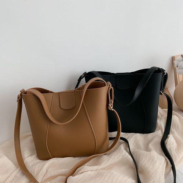 new women bag vintage large capacity bucket shoulder bag soft leather versatile cross body handbags totes women travel hand
new women bag vintage large capacity bucket shoulder bag soft leather versatile cross body handbags totes women travel hand