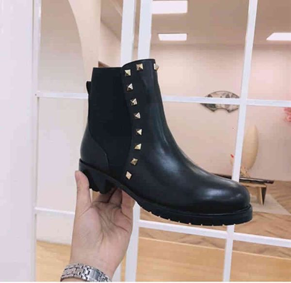 style classic street martin shoes ankle short boots for women platform booties rivet leather original packaging, Black
style classic street martin shoes ankle short boots for women platform booties rivet leather original packaging, Black