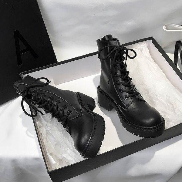 flying shoes fashion pattern rounded corners, black back tights, pu shoes, women's platform
flying shoes fashion pattern rounded corners, black back tights, pu shoes, women's platform