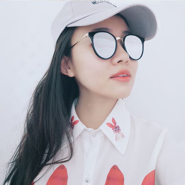 2019 new round personality ladies' sunglasses, female star style, red face, korean elegant glasses fashion, White;black
2019 new round personality ladies' sunglasses, female star style, red face, korean elegant glasses fashion, White;black