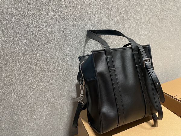 luxury clutch bag women's shoulder handbag crossbody messenger fashion casual work bags
luxury clutch bag women's shoulder handbag crossbody messenger fashion casual work bags