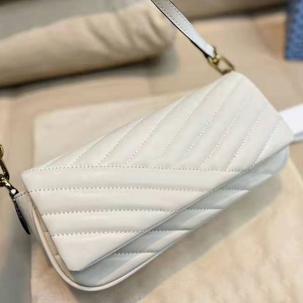 2022women luxury fashion armpit shoulder bag handbag version light detachable diagonal chain exquisite bag design suitable for a
2022women luxury fashion armpit shoulder bag handbag version light detachable diagonal chain exquisite bag design suitable for a
