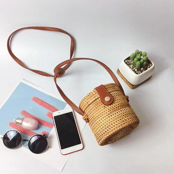 2020 ins popular women handmade circle handwoven bali round retro rattan straw beach bag crossbody bohemian handmade
2020 ins popular women handmade circle handwoven bali round retro rattan straw beach bag crossbody bohemian handmade