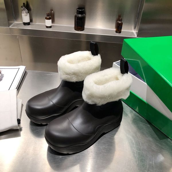 2020 new ladies snow boots, made of high-quality leather, wool lining, comfortable and breathable, good foot feeling and fashion snow boots, Black
2020 new ladies snow boots, made of high-quality leather, wool lining, comfortable and breathable, good foot feeling and fashion snow boots, Black