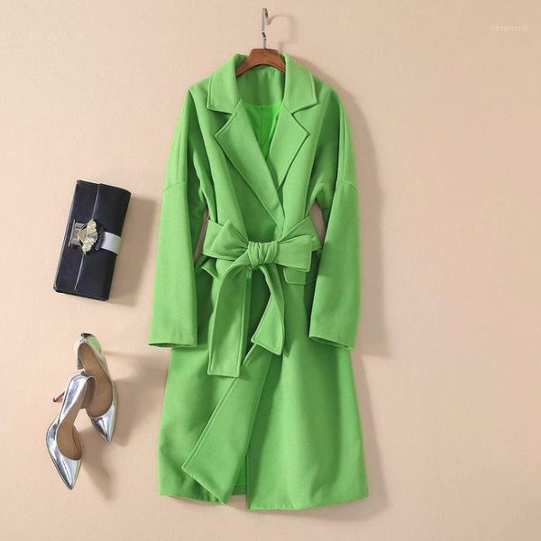fashion 2020 designer out wear women's elegant turn-down collar fruit green loose woolen long coat1, White;black
fashion 2020 designer out wear women's elegant turn-down collar fruit green loose woolen long coat1, White;black