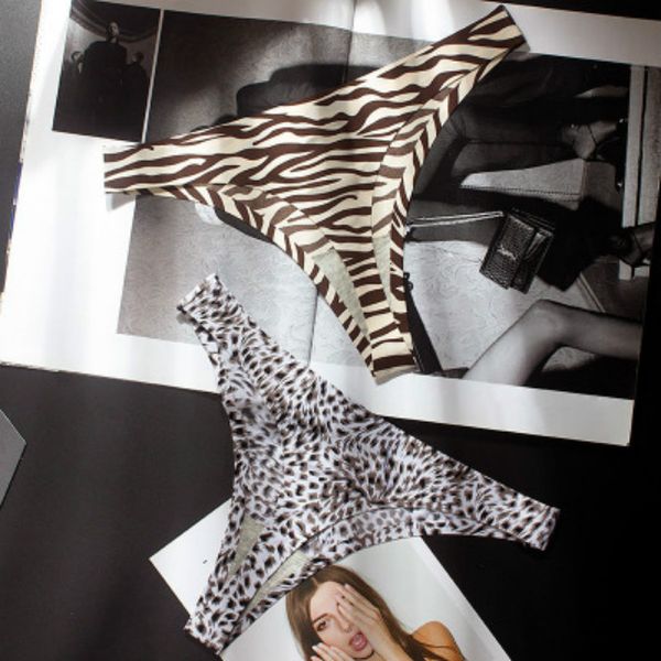 womens g-strings womens leopard print low-rise underwears ladies one piece seamless briefs girls fashion selling g-strings, Black;white
womens g-strings womens leopard print low-rise underwears ladies one piece seamless briefs girls fashion selling g-strings, Black;white