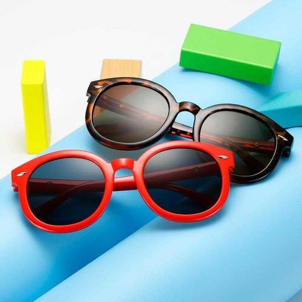 boys' lightweight classic sports fashion baby sunglasses sun chaobao handsome young students cool, White;black
boys' lightweight classic sports fashion baby sunglasses sun chaobao handsome young students cool, White;black