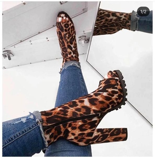 ladies sandals black red leopard print solid color square root platform women's high heels 2020 fashion high heels
ladies sandals black red leopard print solid color square root platform women's high heels 2020 fashion high heels