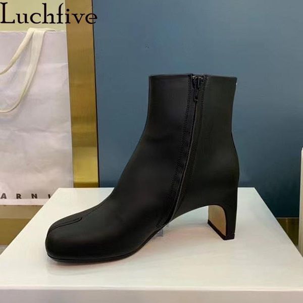 boots split toe ankle boote for women 2021 autumn high heel runway shoes black white leather zapatos mujer
boots split toe ankle boote for women 2021 autumn high heel runway shoes black white leather zapatos mujer