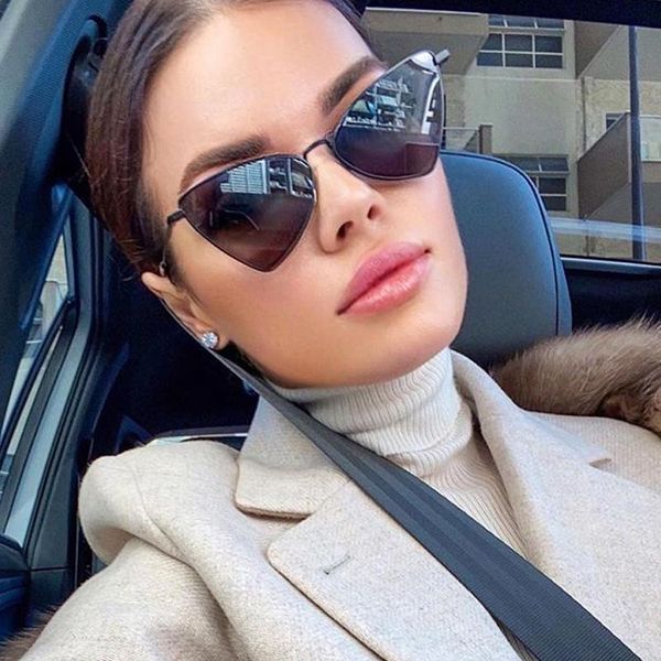 sunglasses chic alloy triangle cat eye for women 2021 fashion ins gradient candy color sun glasses ladies retro eyewear, White;black
sunglasses chic alloy triangle cat eye for women 2021 fashion ins gradient candy color sun glasses ladies retro eyewear, White;black